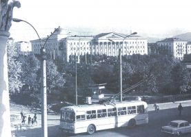 Перекрёсток улиц Бутина и Чайковского