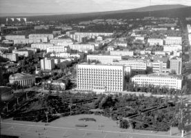Площадь Ленина и здание Обкома